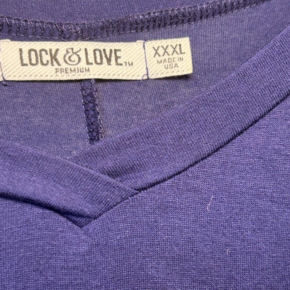 V-neck, short sleeved T-shirt tunic in size XXXL - Picture 2 of 2